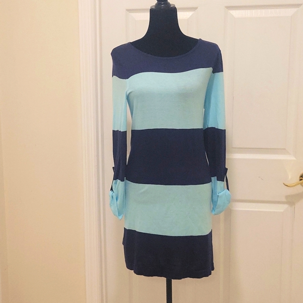 Tommy Bahama light blue and navy blue sweater dress size Medium